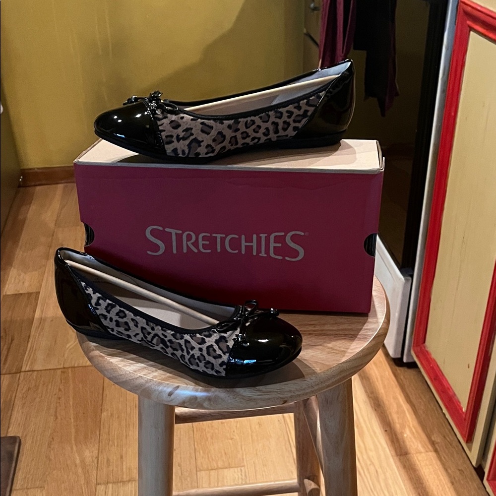 8W leopard print flats-new, never worn